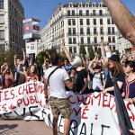 Policja pacyfikuje protest studentów, strajki we Francji się nasilają
