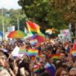 Marsze równości  ciosem w homofobów