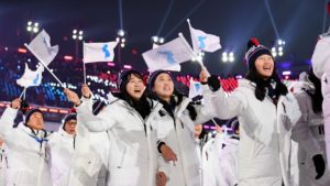 09.02.18 Pjongczang. Sportowcy z Korei Południowej  i Północnej razem podczas ceremonii otwarcia  zimowych igrzysk olimpijskich.