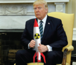 Trump z rakietą atomową