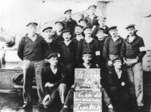 Listopad 1918, Wilhelmshaven. Rada marynarska okrętu wojennego Prinzregent Luitpold.