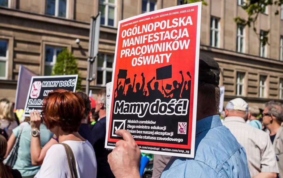 21.04.18 Zorganizowana przez ZNP ogólnopolska manifestacja 
pracownic i pracowników oświaty pod MEN.