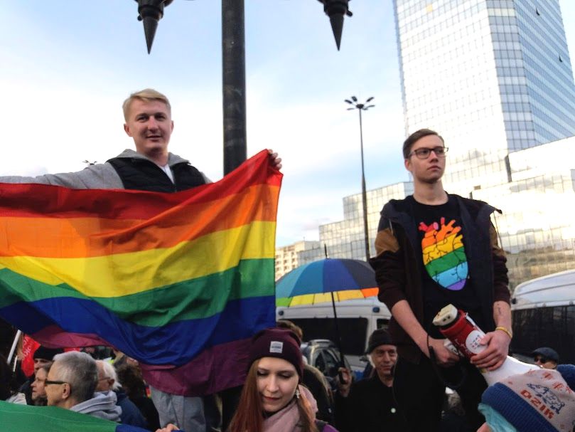 18.03.19 Kontrdemonstracja przeciwko homofobicznej pikiecie przed warszawskim ratuszem.