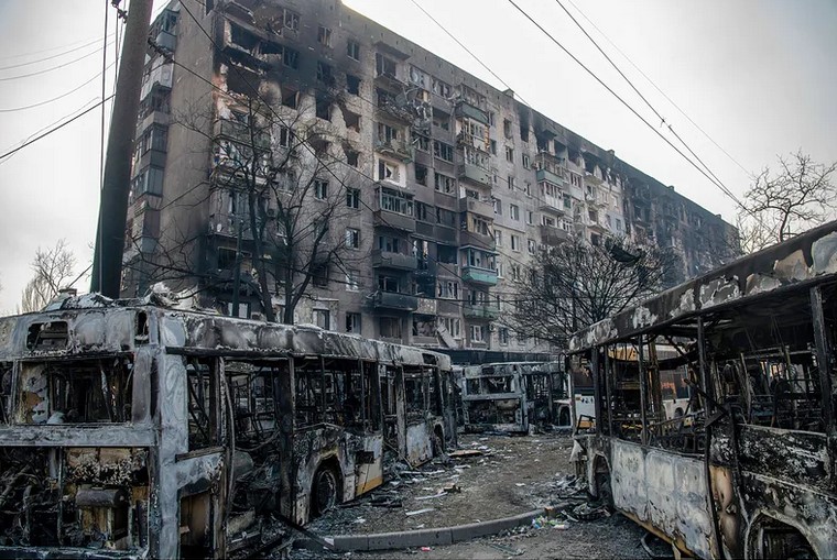 Zniszczony Mariupol