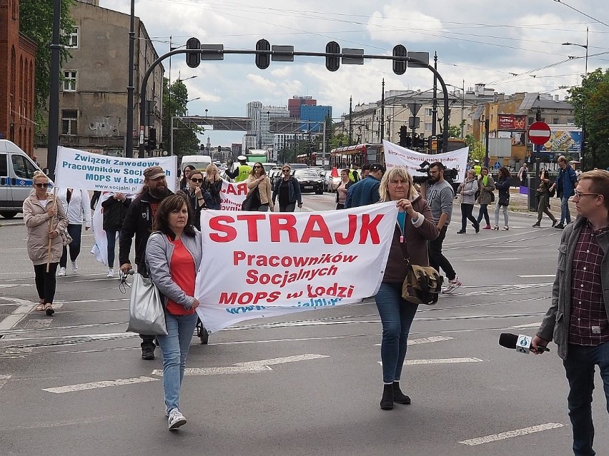 Protest strajkujących MOPS Łódź