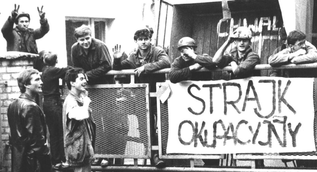 Rok 1988. Strajkujący górnicy w Polsce.