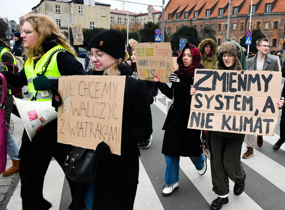 18.11.22 Wrocław. Protest Młodzieżowego Strajku Klimatycznego w czasie COP27.