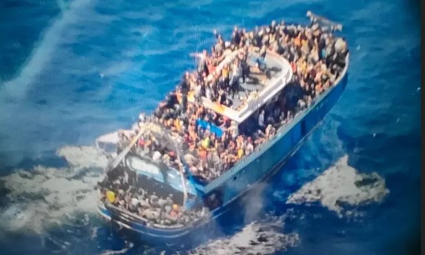 Około 750 pasażerów było na statku, który 14 czerwca zatonął 80 kilometrów od wybrzeży Grecji (na zdjęciu). Utonąć mogło nawet 600 osób. 