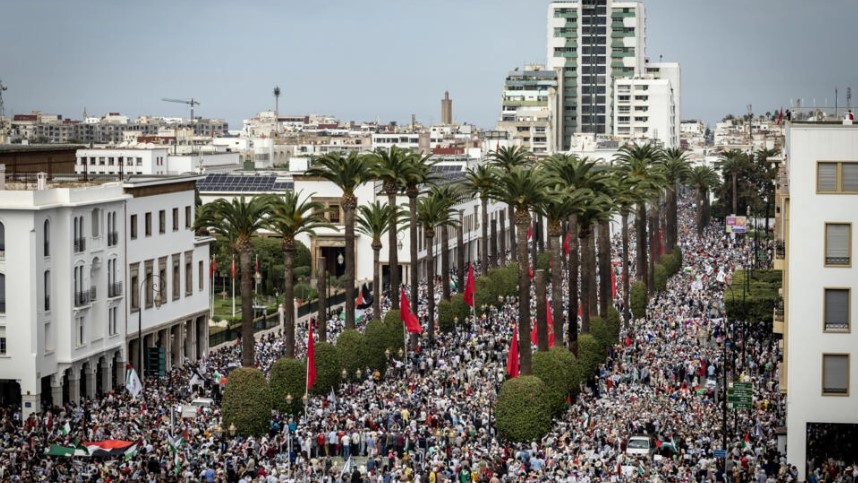 15.10.23 Maroko. Kilkusettysięczna demonstracja w stolicy Rabat.