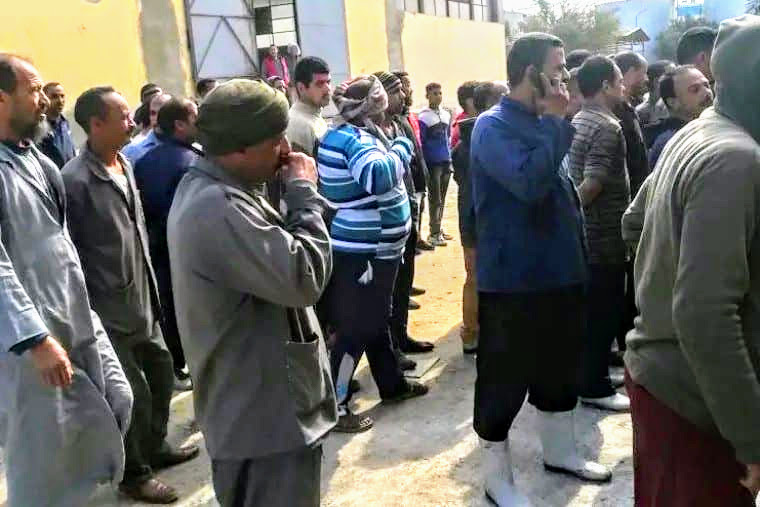 Pracownicy przemysłu naftowego w mieście Asjut strajkują, domagający się takiej samej 
podwyżki płac, jak pracownicy Mahalli.