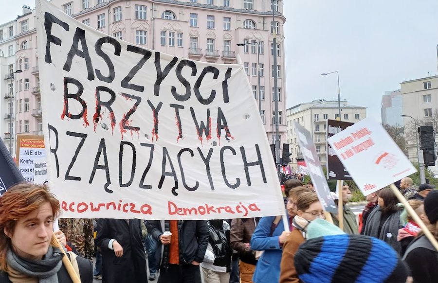 11.11.23 Warszawa. Kontrdemonstracja wobec dowodzonego przez faszystów Marszu Podłości. Ważne są zarówno duże protesty, jak i te mniejsze, lokalne,