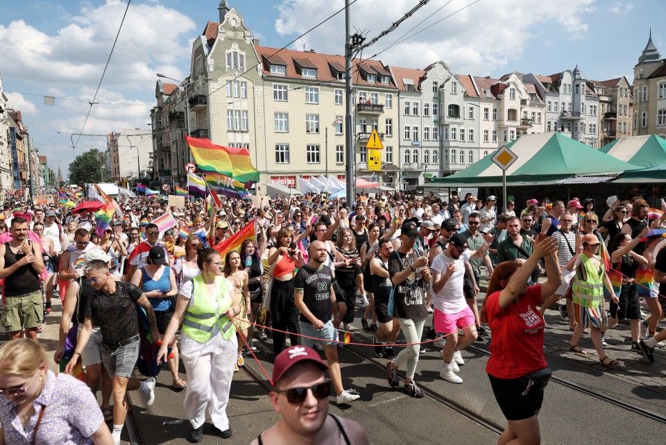 Tegoroczny Marsz Równości w Poznaniu. Walka z faszyzmem jest walką z homofobią. Walka z homofobią jest walką z faszyzmem.