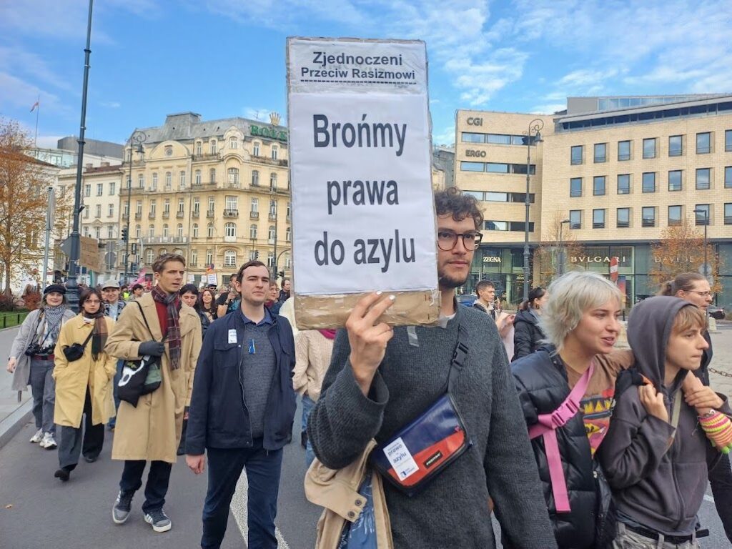 27.10.2024 Warszawa. Demonstracja: „Prawo do azylu prawem człowieka”.