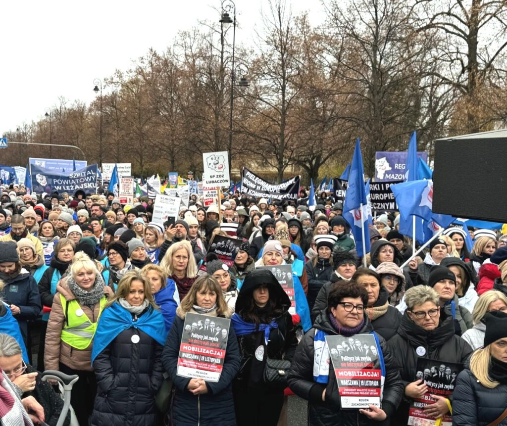 19.11.24 Warszawa. Protest pielęgniarek, położnych oraz ratowników medycznych.