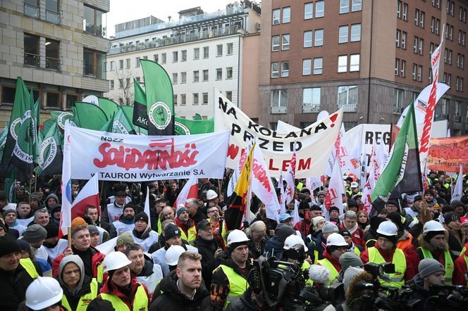 09.01.25 Warszawa. Protest górników, energetyków, hutników z różnych organizacji związkowych.