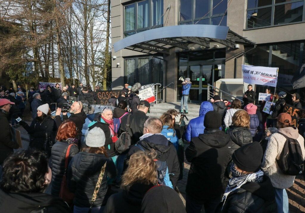 28.02.25 Hajnówka. Protest przed sądem.