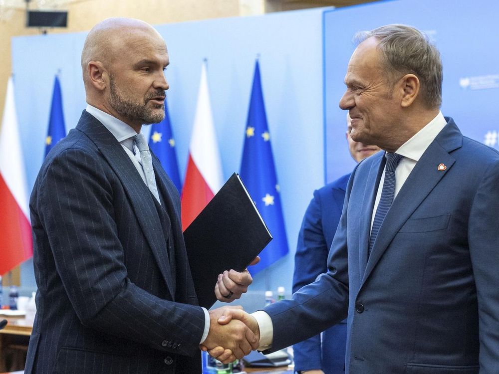 Antypracowniczy duet: miliarder Rafał Brzoska z Tuskiem.
Premierzy zawsze będą sojusznikami bogatych – w imieniu „narodu” oczywiście.