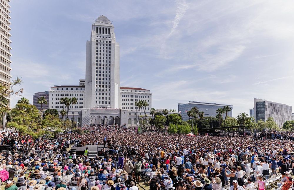12.04.25 Los Angeles