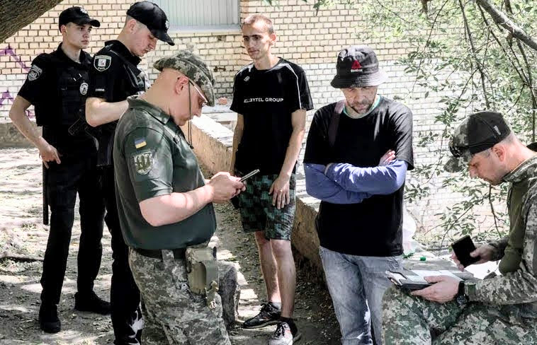 Łapanka na ulicach Kijowa.